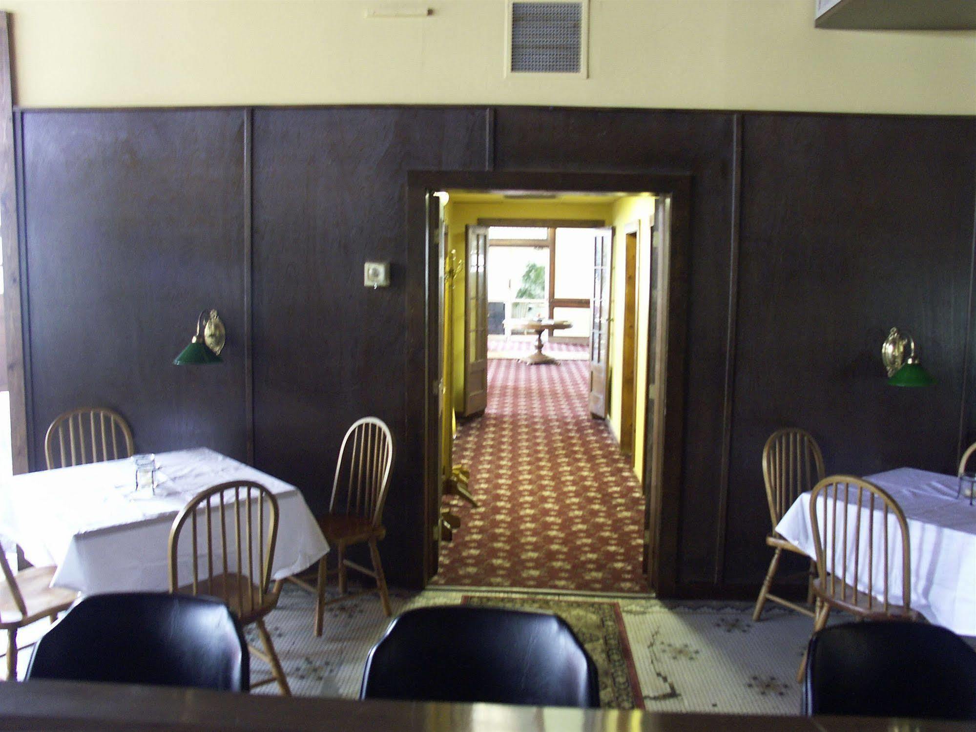 Karsten Hotel Kewaunee Exterior photo